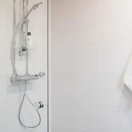 아파트 Stylish New 1br In Aurinkolahti 헬싱키